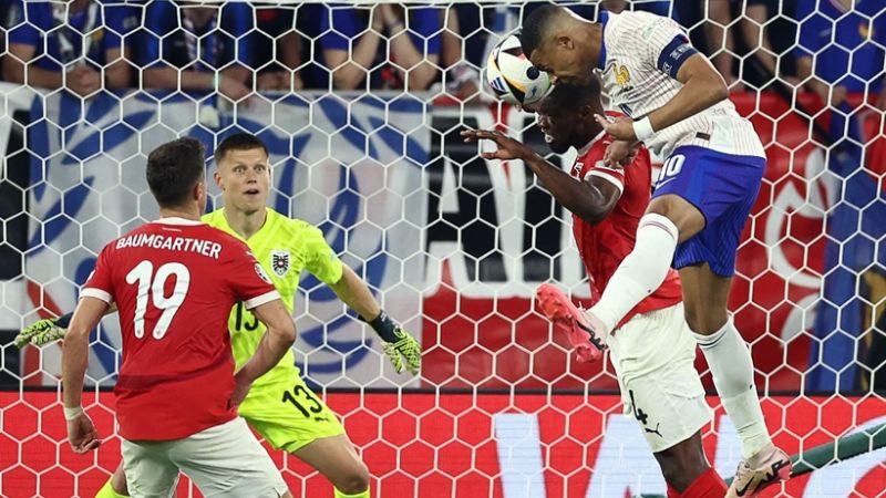 Mbappe nỗ lực tìm kiếm cơ hội tạo ra bàn thắng cho ĐT Pháp