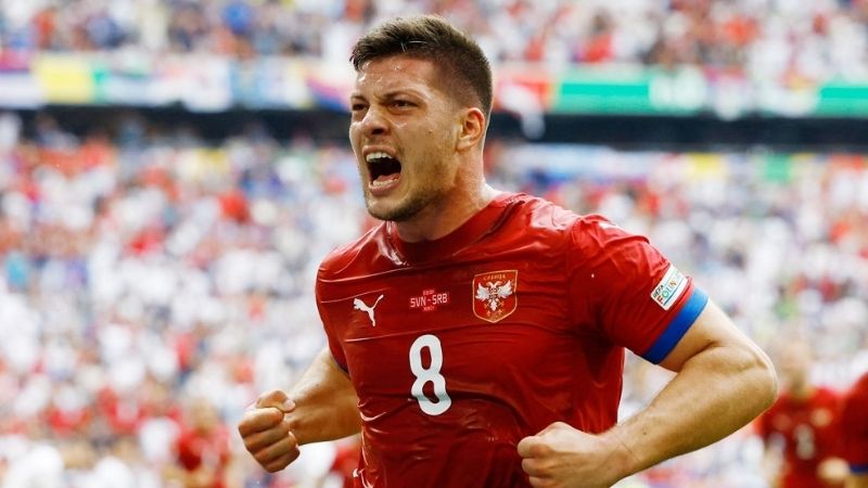 Cầu thủ Jović gỡ hòa 1-1 ở phút bù giờ cho ĐT Serbia