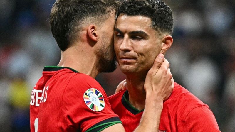 EURO 2024: Đội hình thi đấu tệ nhất có sự góp mặt của Ronaldo
